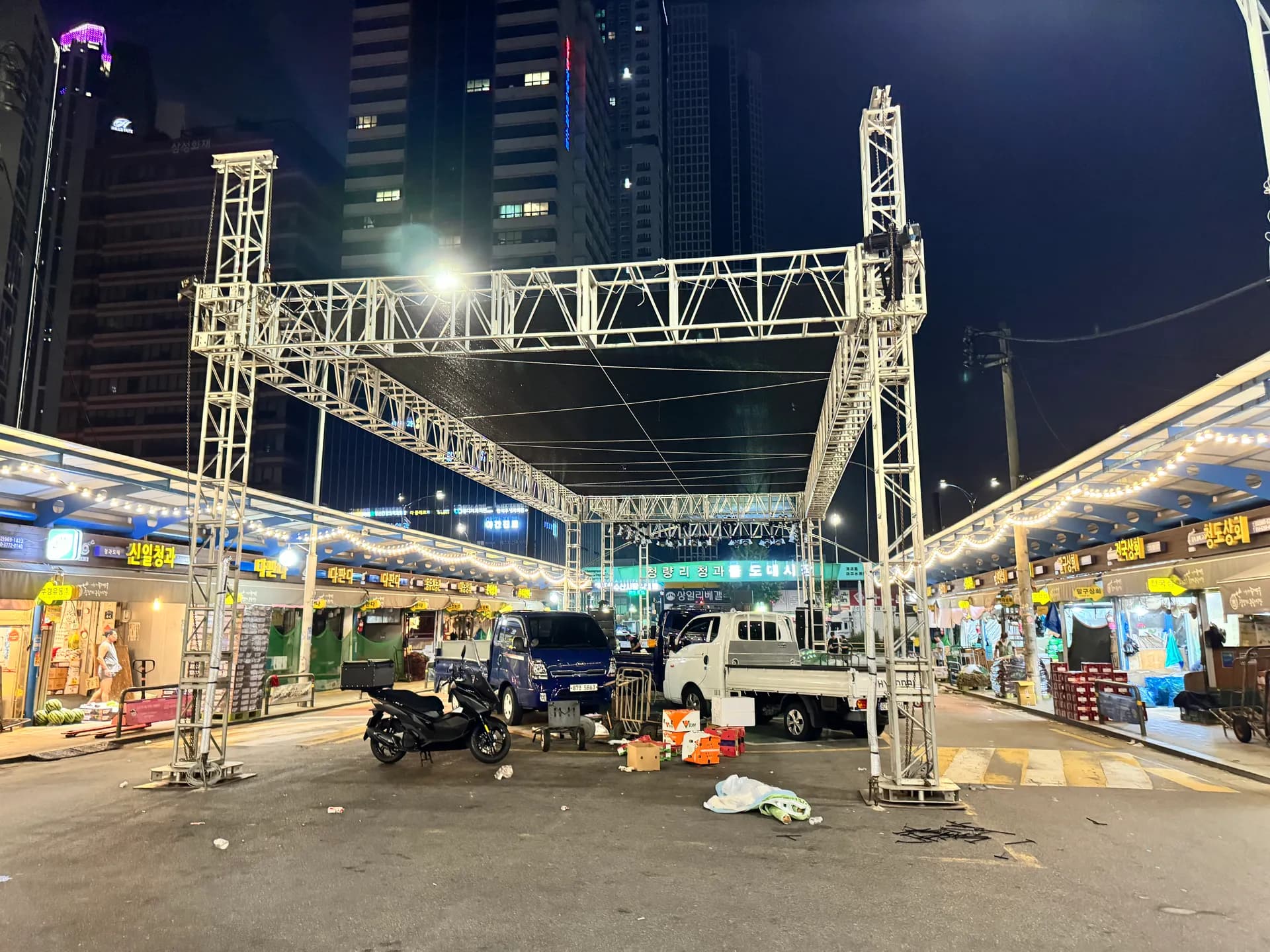트러스/레이어 대여 제기동 시장 축제 시공 사례